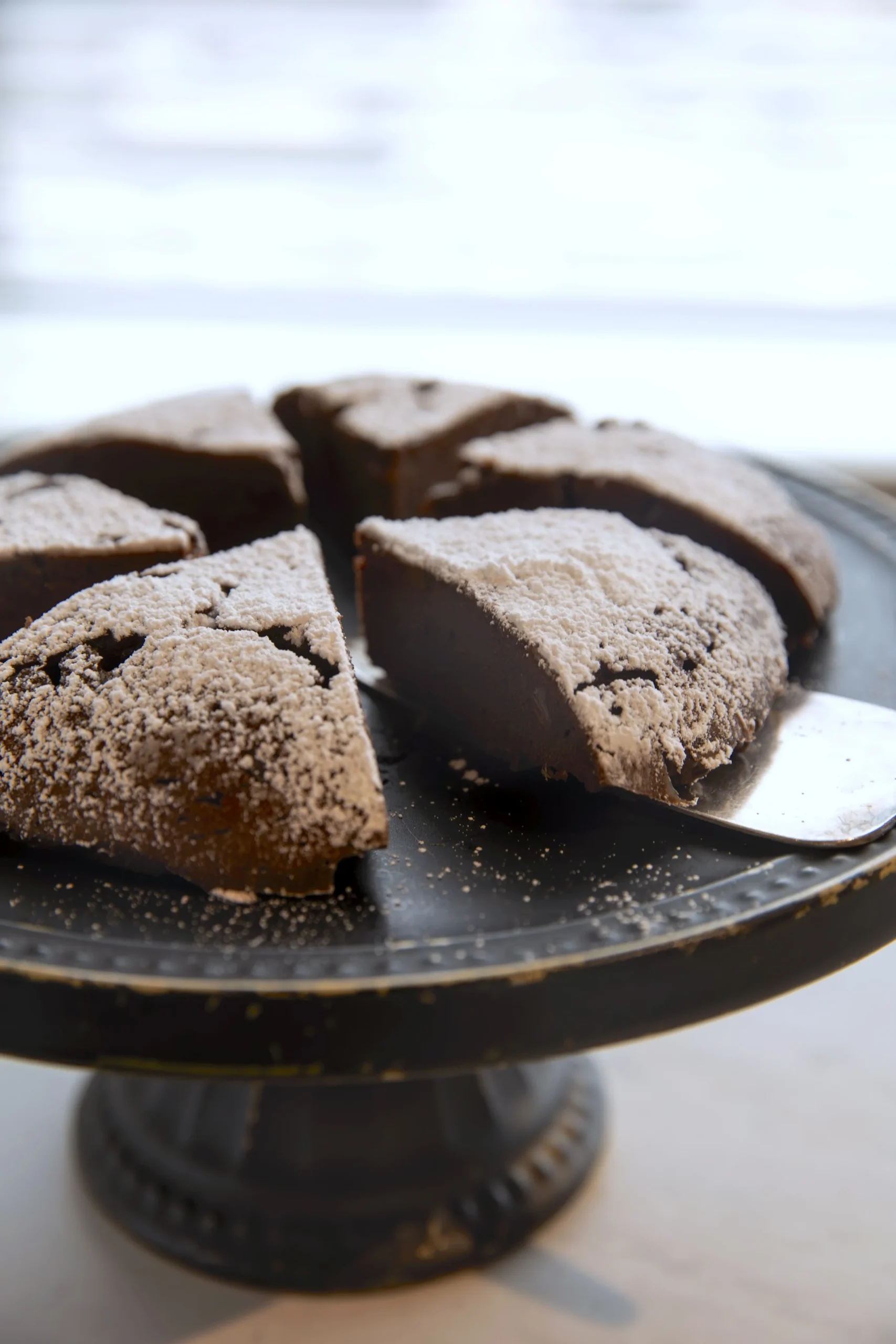 炊飯器で簡単！たった149kcalで大満足の濃厚ブラウニーレシピ