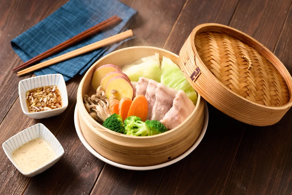 せいろ蒸しはなぜ人気？肉や魚と野菜を一緒に蒸す、基本の使い方とレシピ